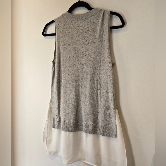 Camber & Grace Grey Knit Sleeveless Top with White Underlay Size Small - Picture 5 of 6